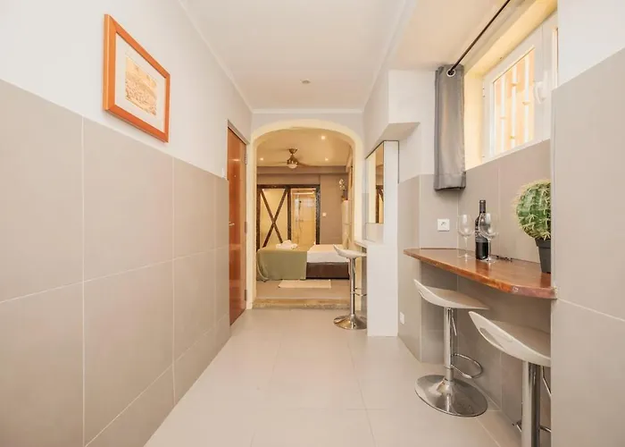 Downtown Typical By Hosty * Bicas